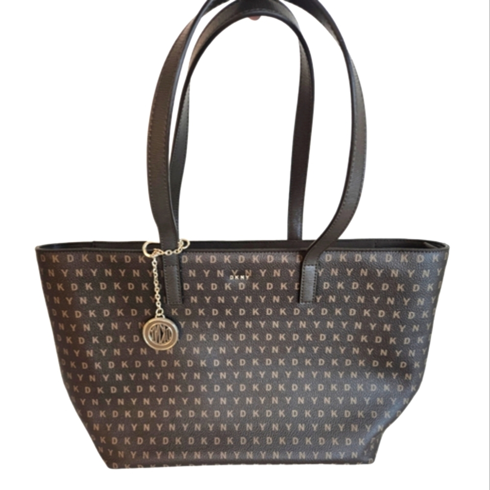 DKNY Should Bag & matching wallet